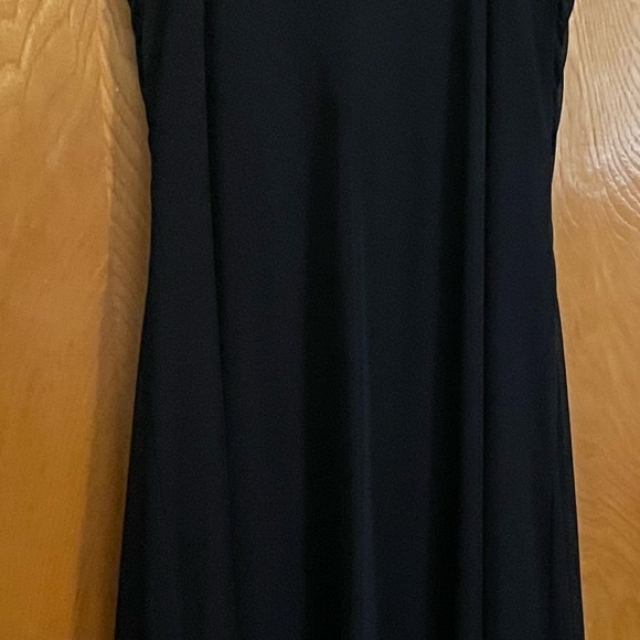 Black Dress - Picture 5 of 5